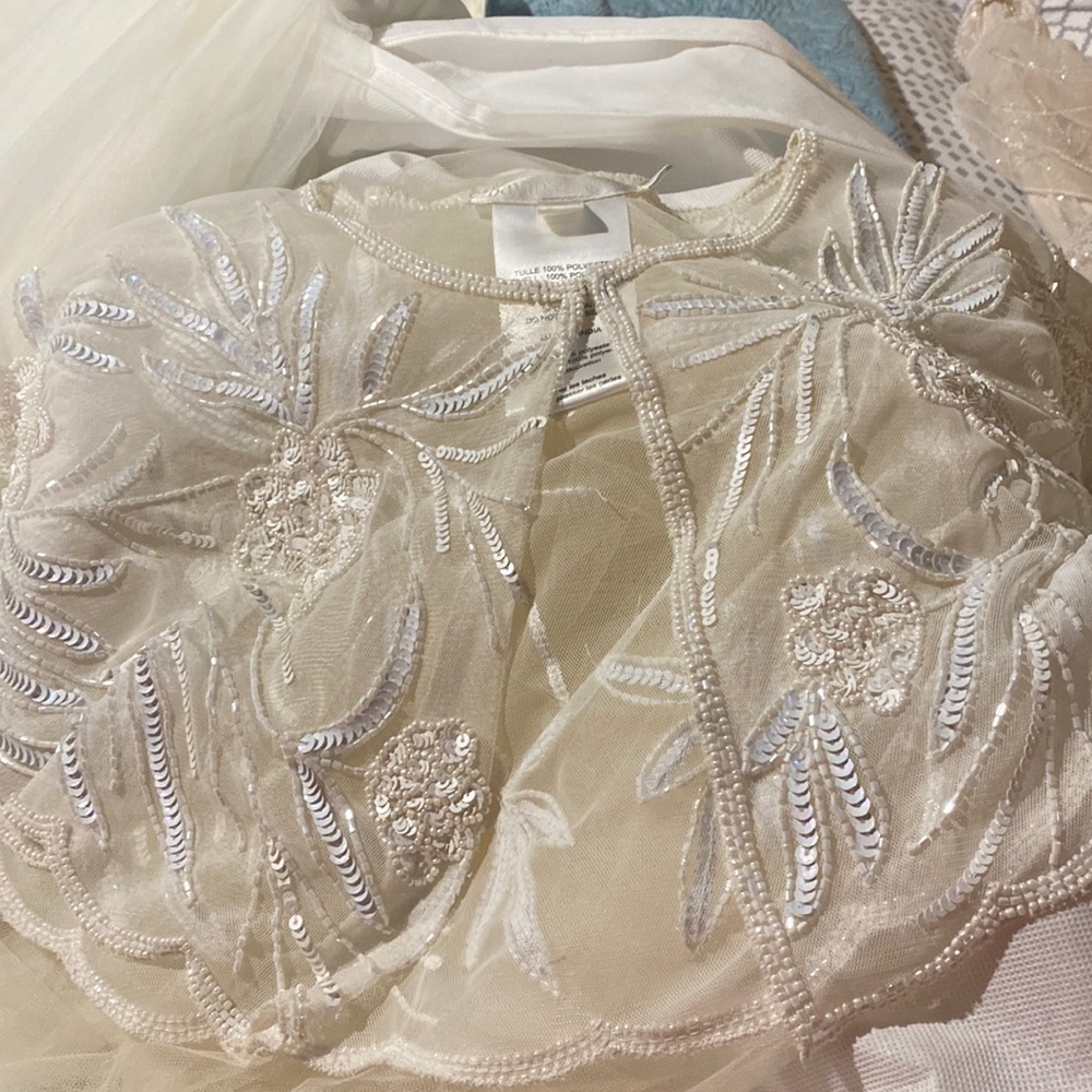 Ivory shawl with beading XS/S